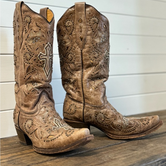 Corral Cross Studded Snip Toe Boots - Picture 3 of 9